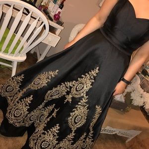 Elegant Black and gold Two piece dress